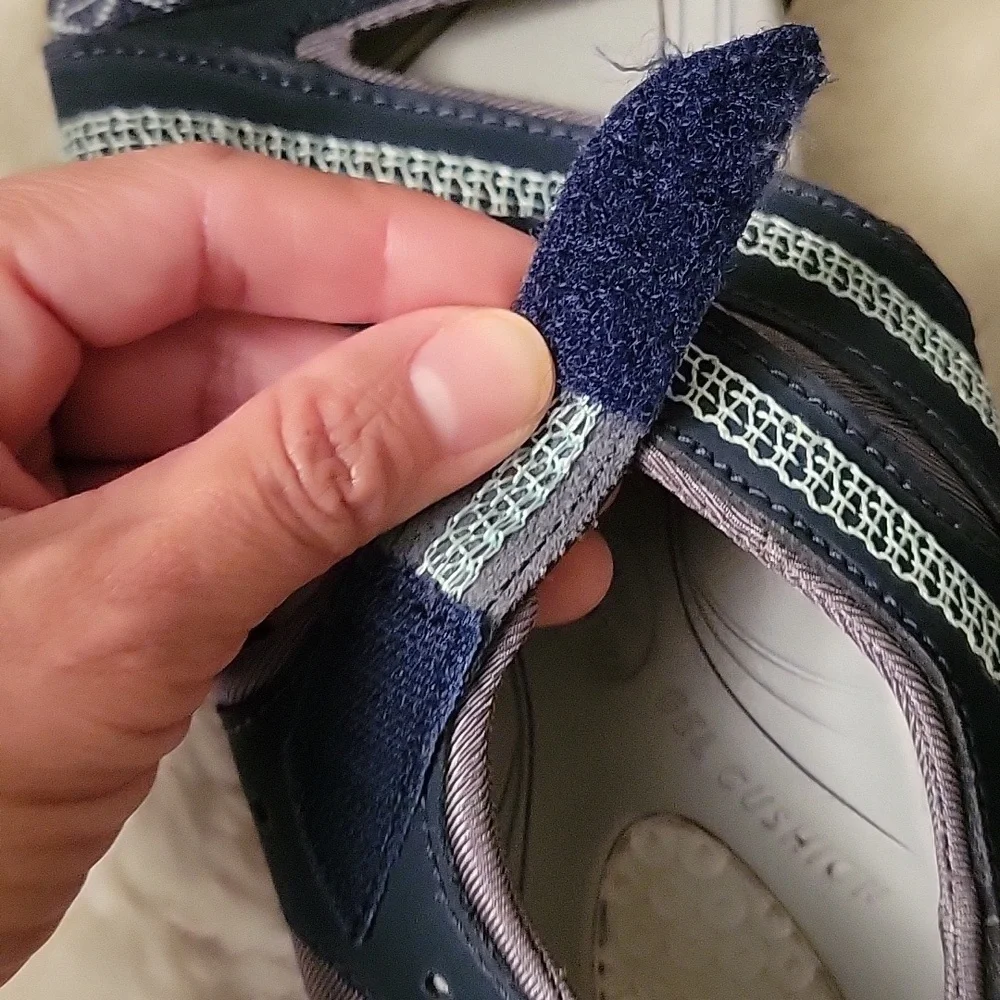 Dr. Scholl's Women's Navy Strappy Sandals. Gel Cushion Size 6M. - Picture 15 of 15